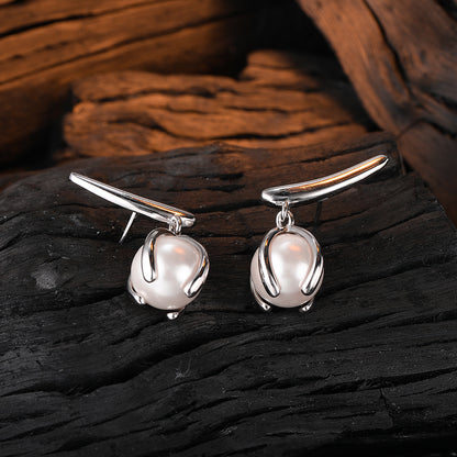 Temperament Pearl Leaf Earrings