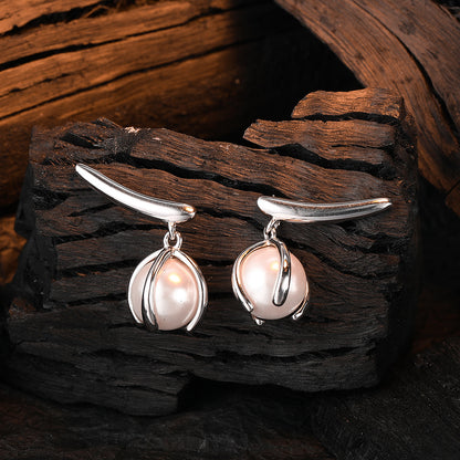 Temperament Pearl Leaf Earrings