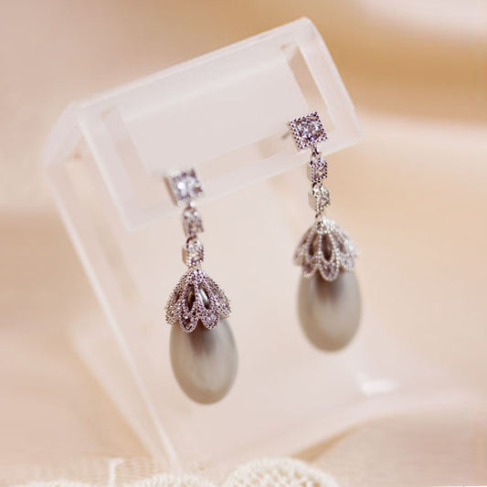 Vintage Drop Light Pearl Earrings